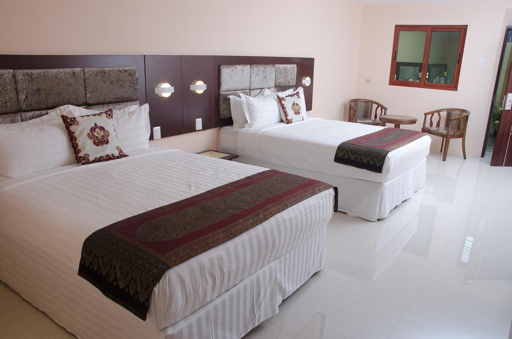 Grand Diamond Hotel Trinidad Piarco Exterior photo
